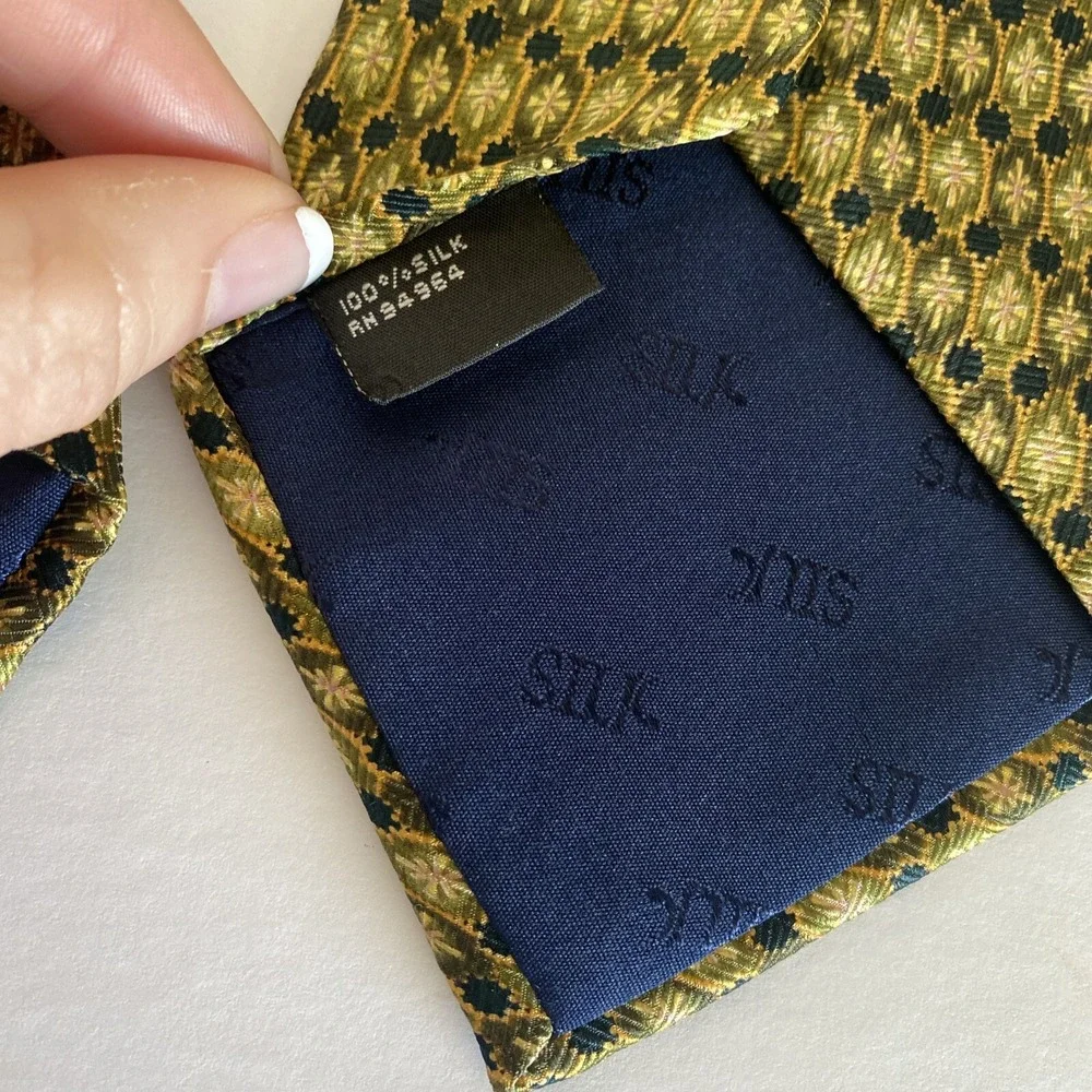 Boston Traders Men Classic Necktie 100%‎ Silk Black Yellow Gold Tiny Flower 90s